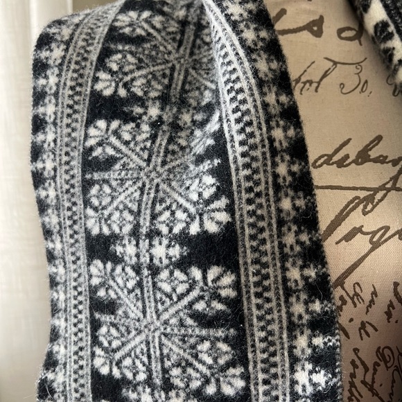 J. Crew wool scarf OS - Picture 4 of 6